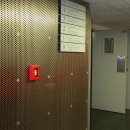 Plan B Box Emergency key box, light and batteries, plan B pill 12 x 16 x 5
cm Installation at the Université de Paris I Panthéon-Sorbonne Plan B Box Emergency key box, light and batteries, plan B pill 12 x 16 x 5
cm Installation at the Université de Paris I Panthéon-Sorbonne